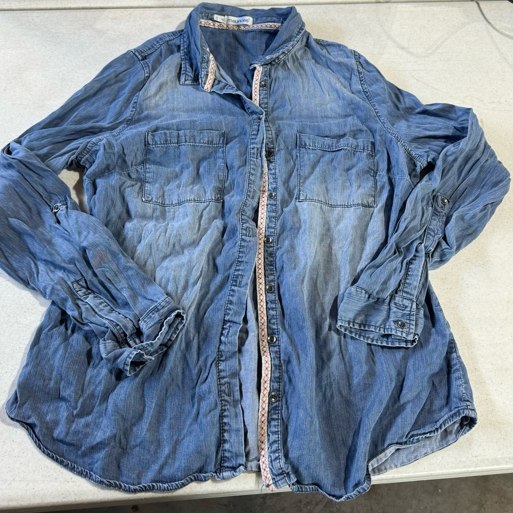 Maurice’s shirt